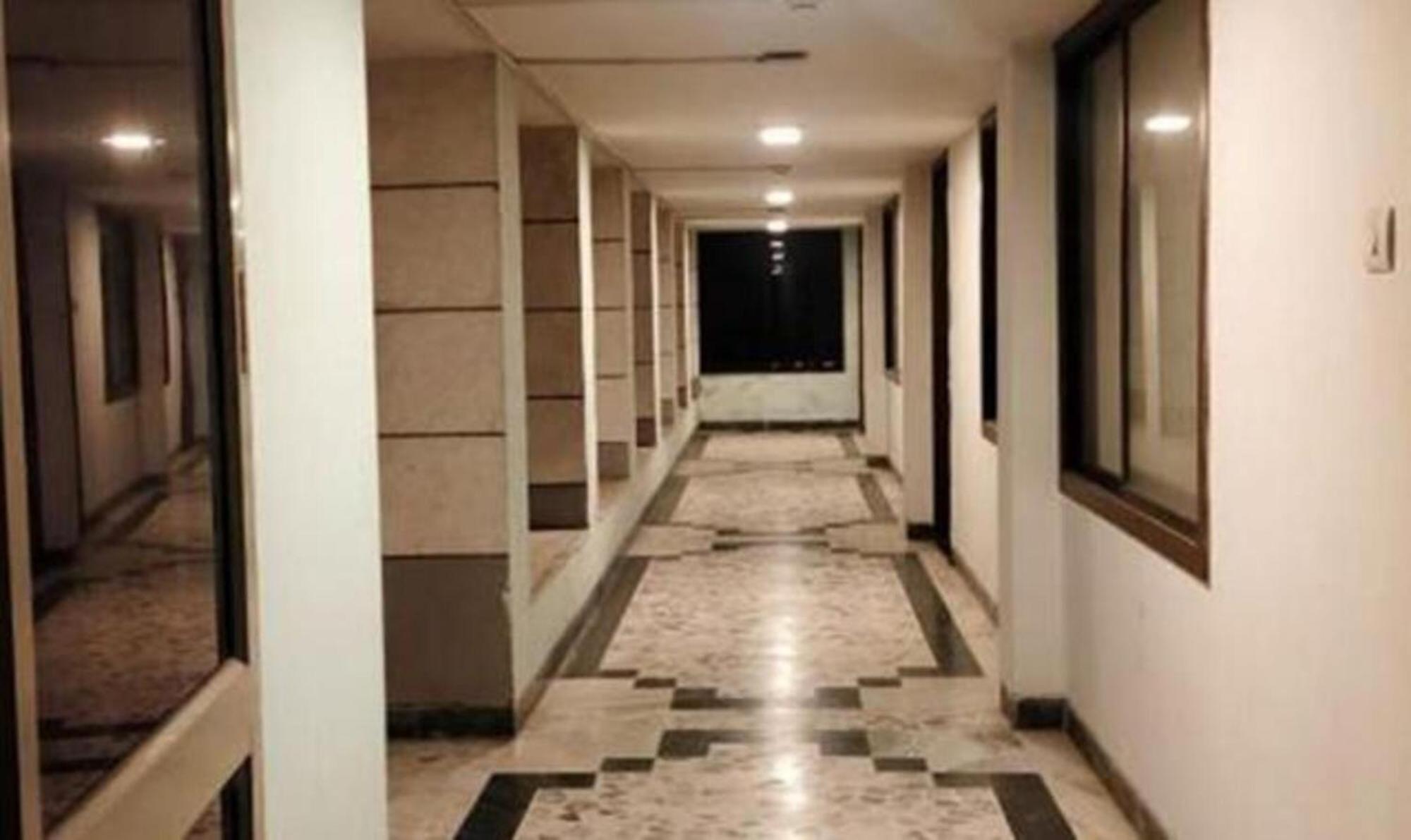 Hotel Sun N Step Club Ahmedabad Exterior foto