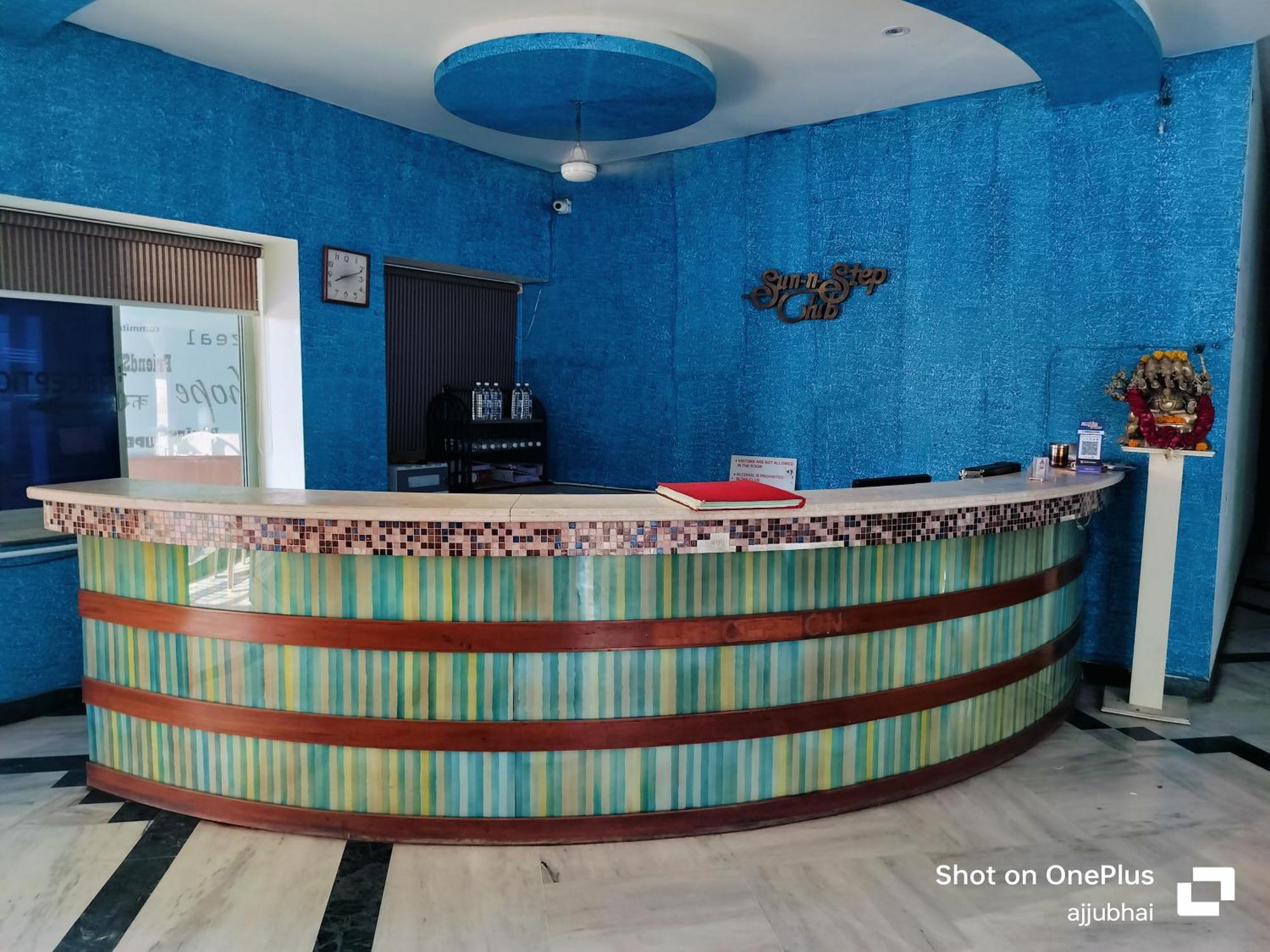 Hotel Sun N Step Club Ahmedabad Exterior foto